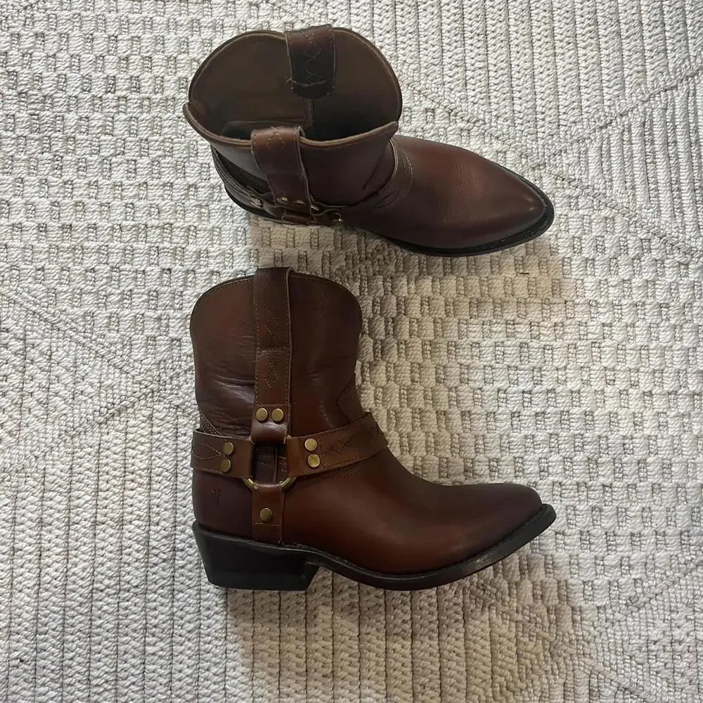 Frye Billy Short Leather Harness Booties in Saddle